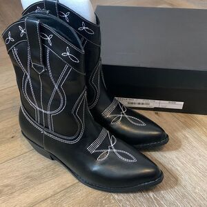 NIB Black Cowgirl Boots